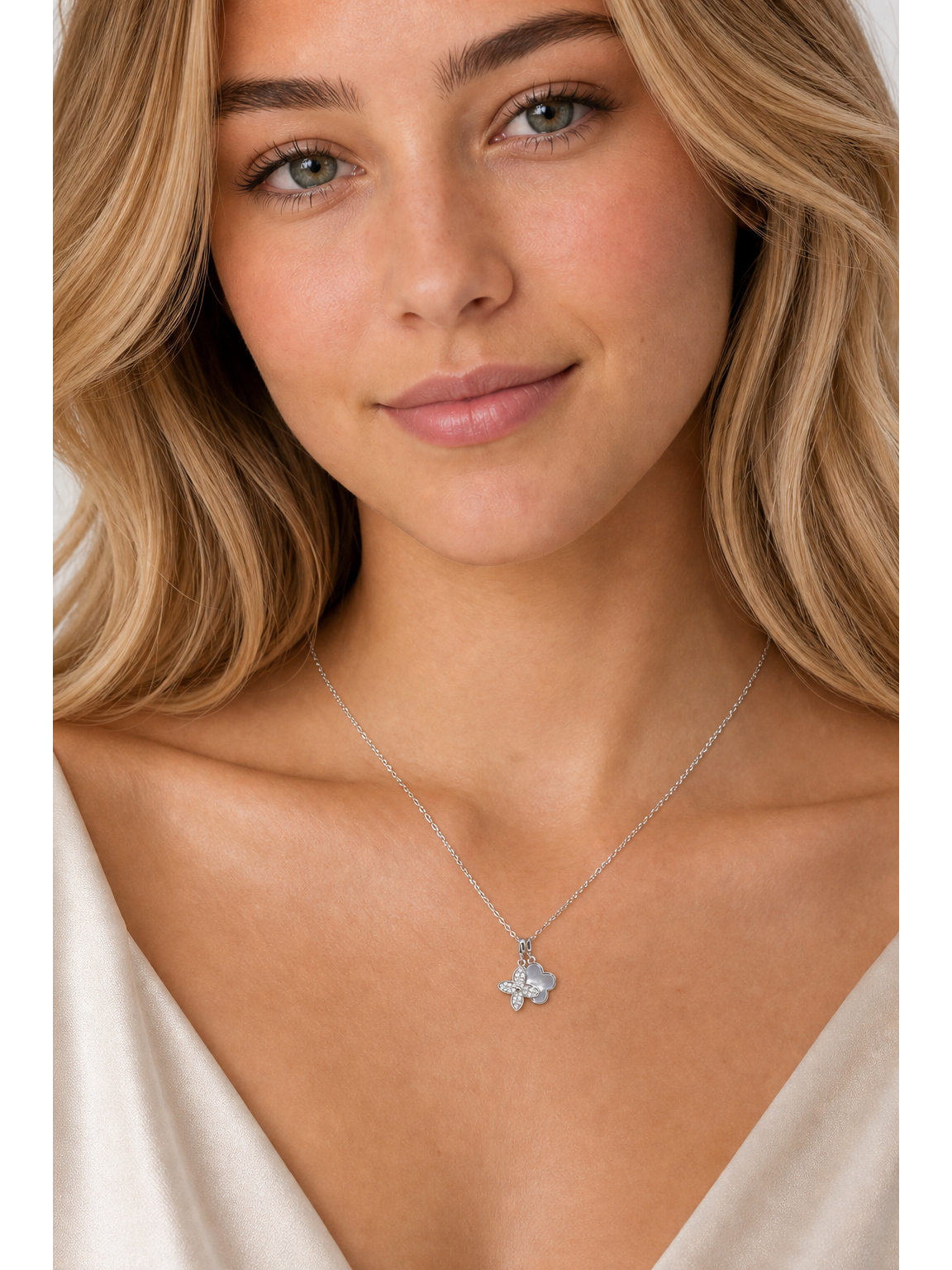 Rhodium Plated Clover Pendant Necklace 3