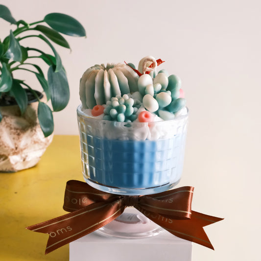Christmas-themed Terrarium Giant Sundae Candle
