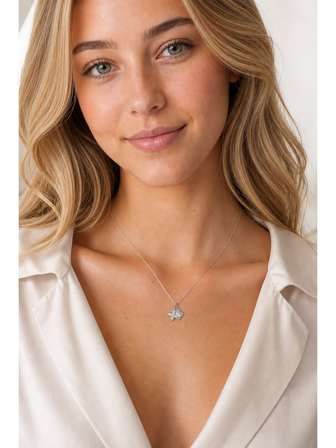 Rhodium Plated Clover Pendant Necklace 2