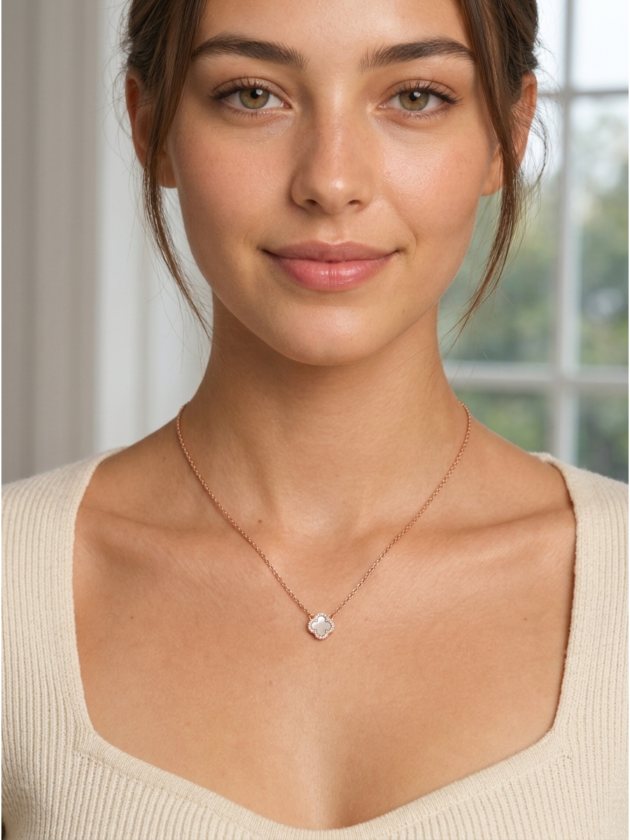 Rose Gold Plated Clover Pendant Necklace 2